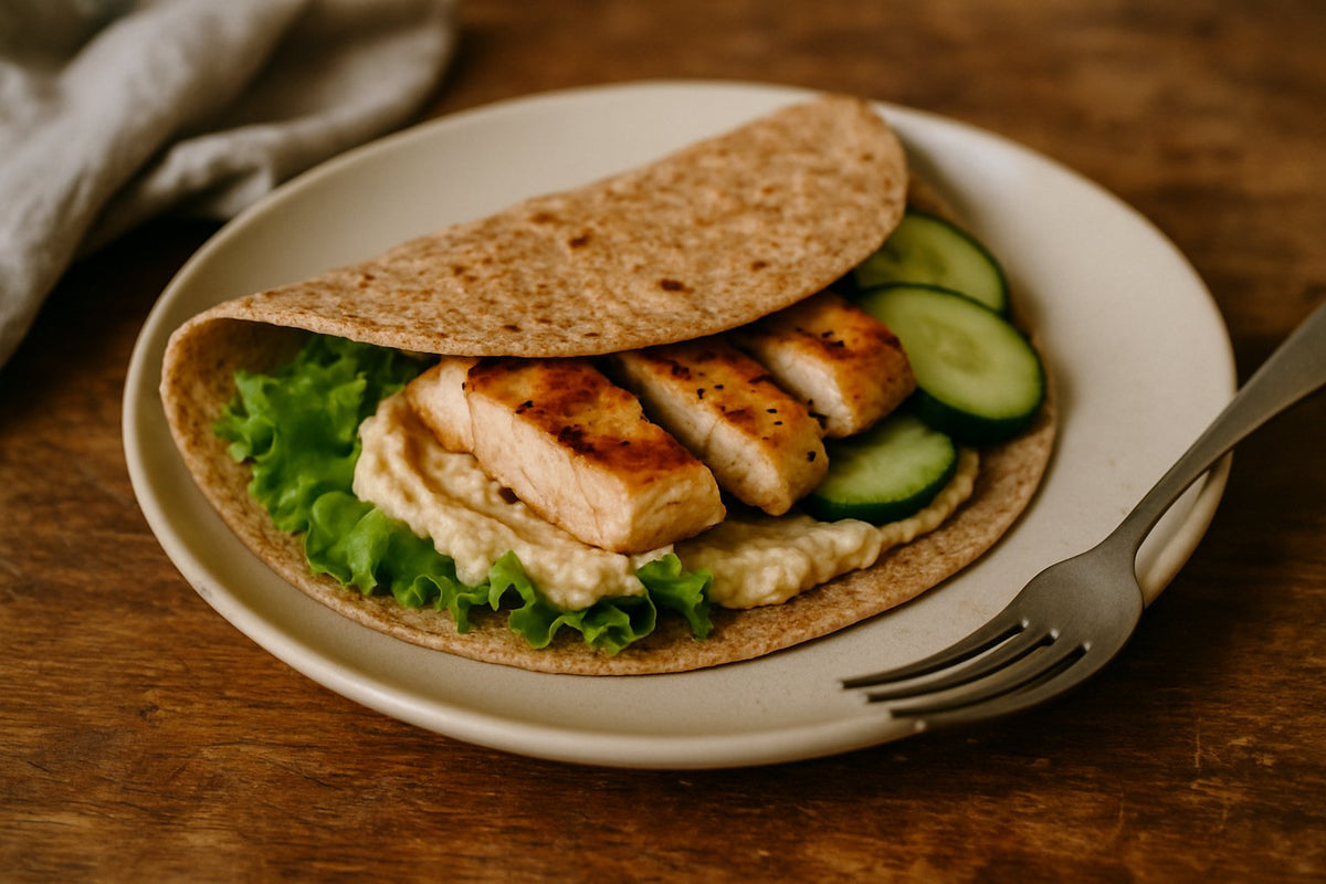 Volkoren wrap met kipfilet en hummus
