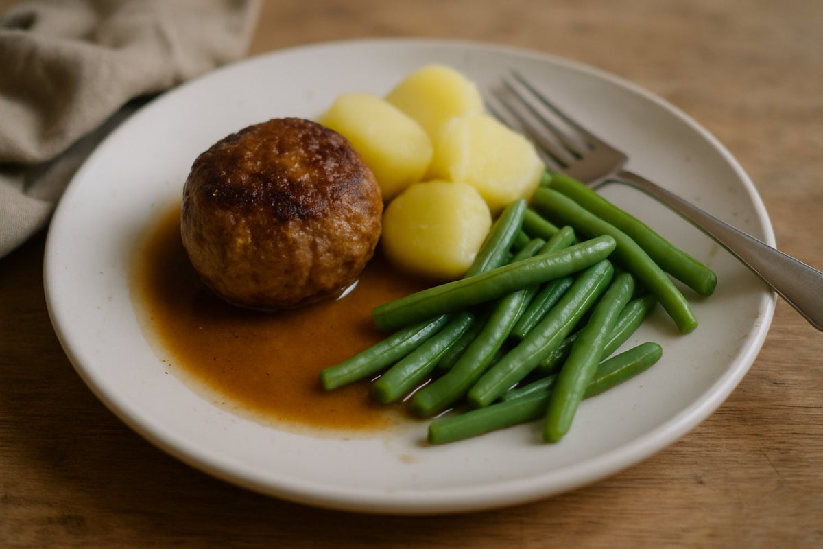 Lean meatball in gravy with green beans