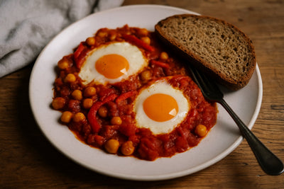 Volkoren shakshuka met ei en kikkererwten