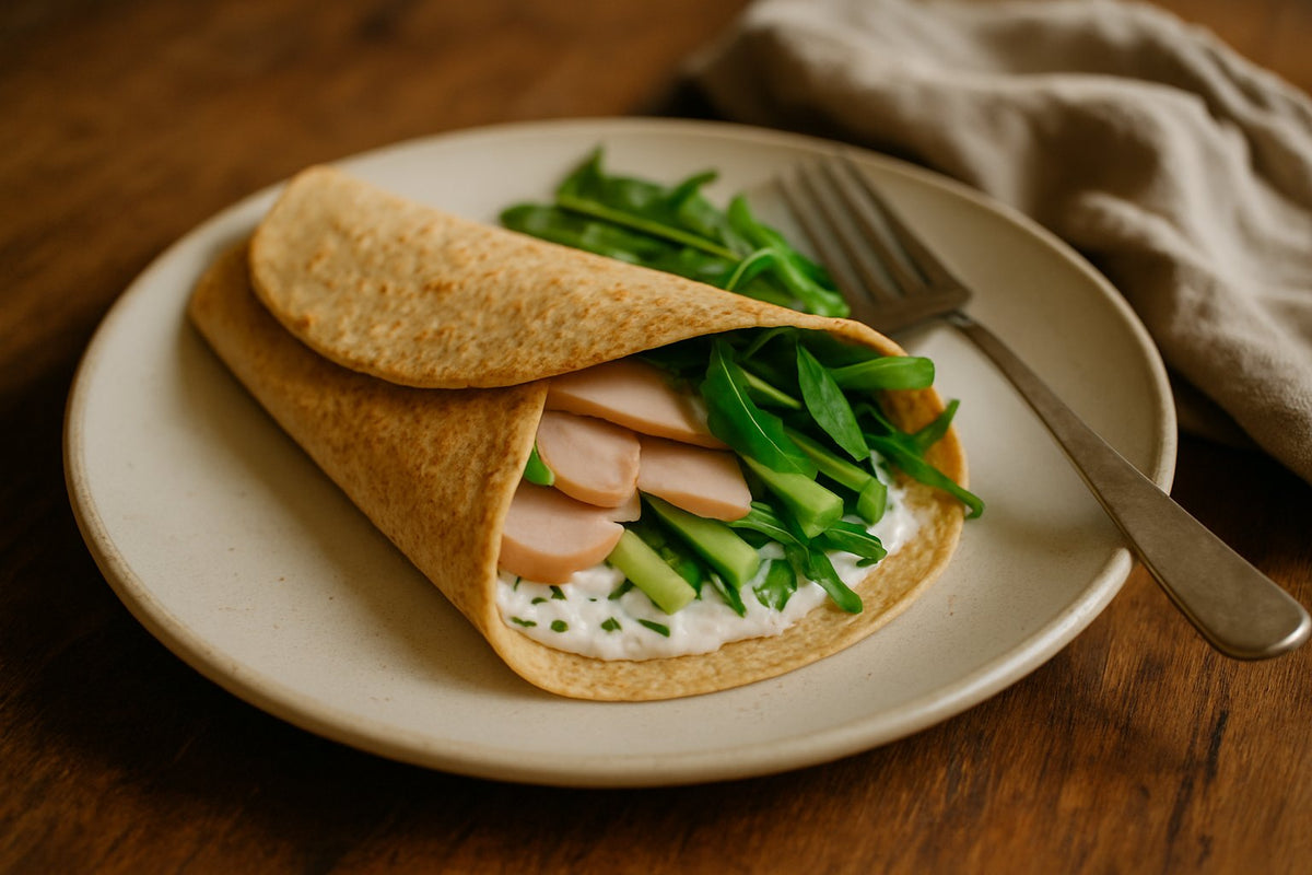 Wrap mit Quark-Spread und geräuchertem Hähnchen
